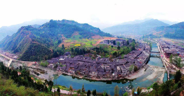 云南推進農(nóng)村現(xiàn)代化和新型特色小鎮(zhèn)建設