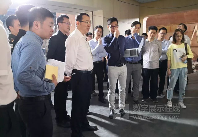 南山區(qū)委書記王強(qiáng)調(diào)研深圳灣科技創(chuàng)新展示中心項(xiàng)目