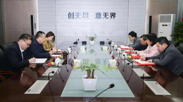 湖南省工商聯(lián)副主席李曦一行蒞臨華凱創(chuàng)意考察調(diào)研