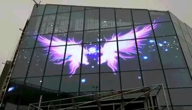 LED透明屏市場的爆發(fā)提升了城市顏值